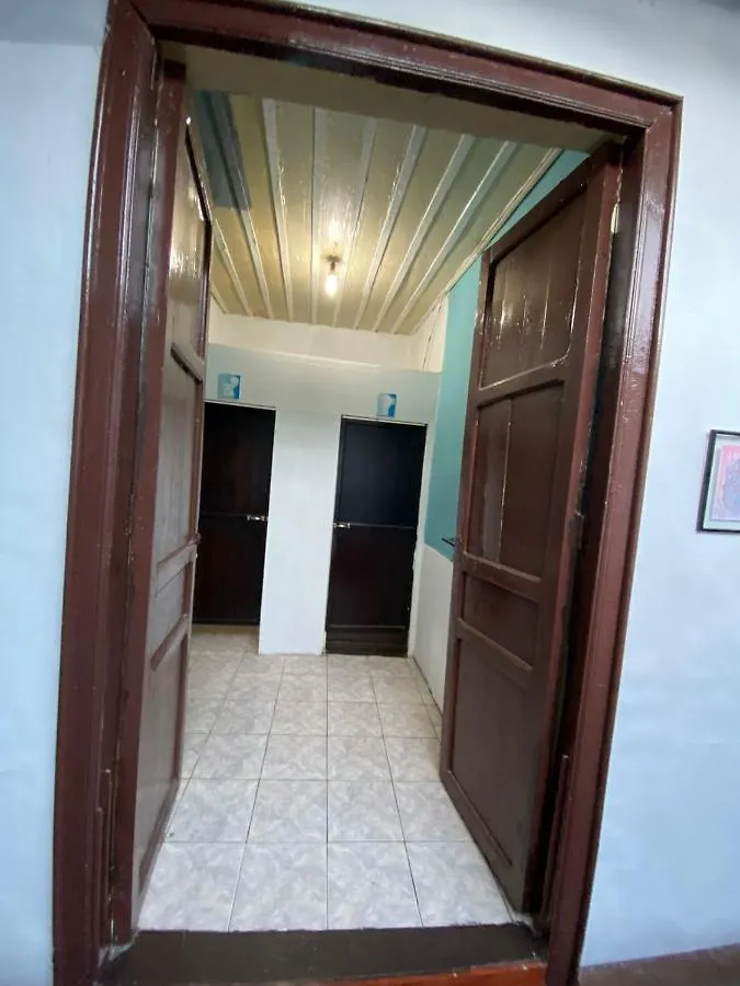 Mochilero Colonial Apartment Cuenca Homestay