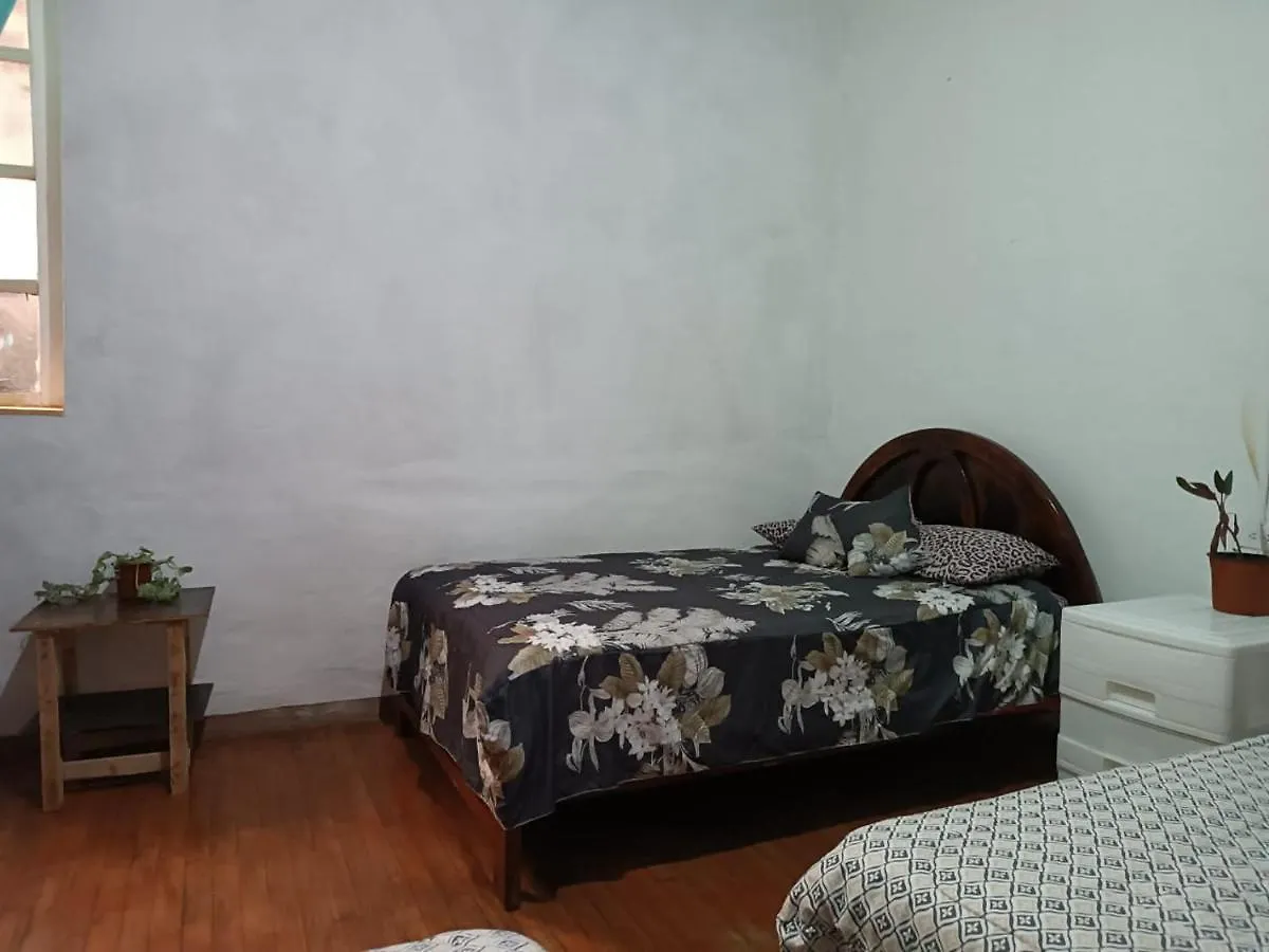 홈스테이 쿠엔카 Mochilero Colonial 아파트